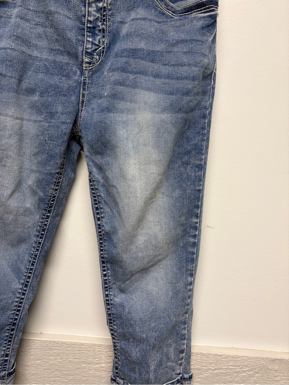 Wallflower Cropped Denim Pants - Picture 4 of 9